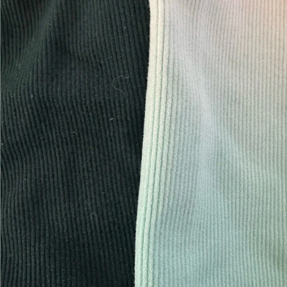 Ribbed Dark Green and Ombre Crop Tops Women's Medium Set of 2 - Picture 3 of 7